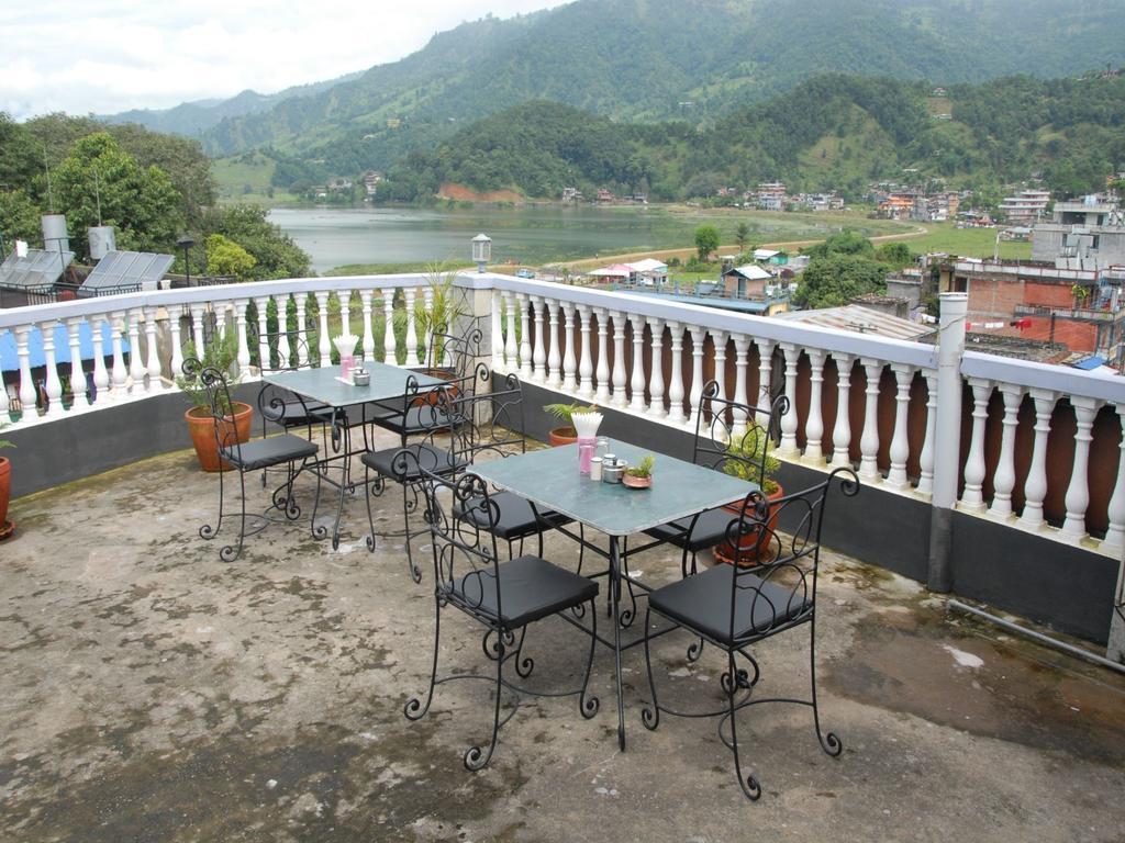 Hotel Blue Heaven Pokhara Bagian luar foto