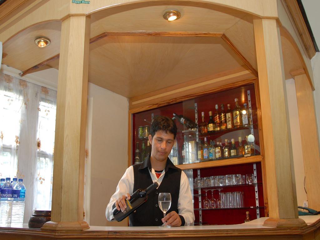 Hotel Blue Heaven Pokhara Bagian luar foto