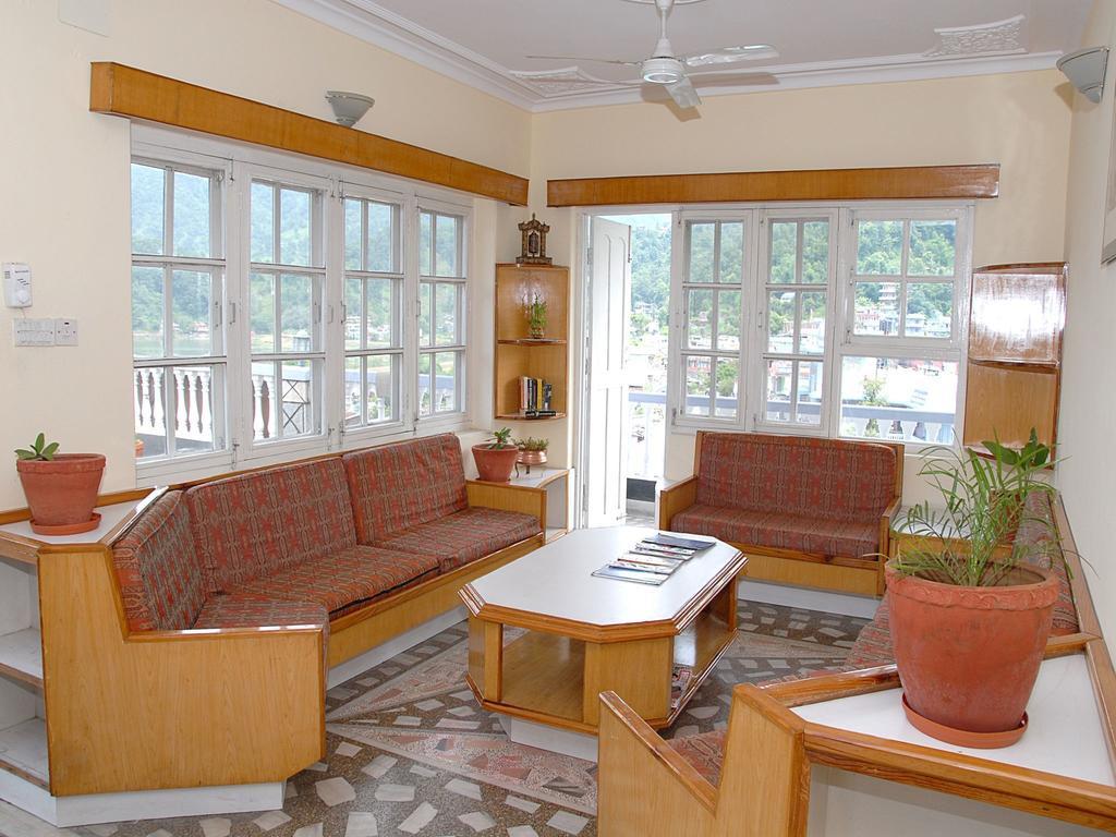 Hotel Blue Heaven Pokhara Bagian luar foto