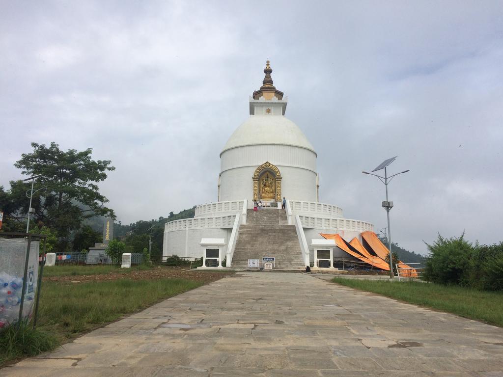 Hotel Blue Heaven Pokhara Bagian luar foto